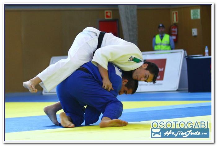CEU2011 200040